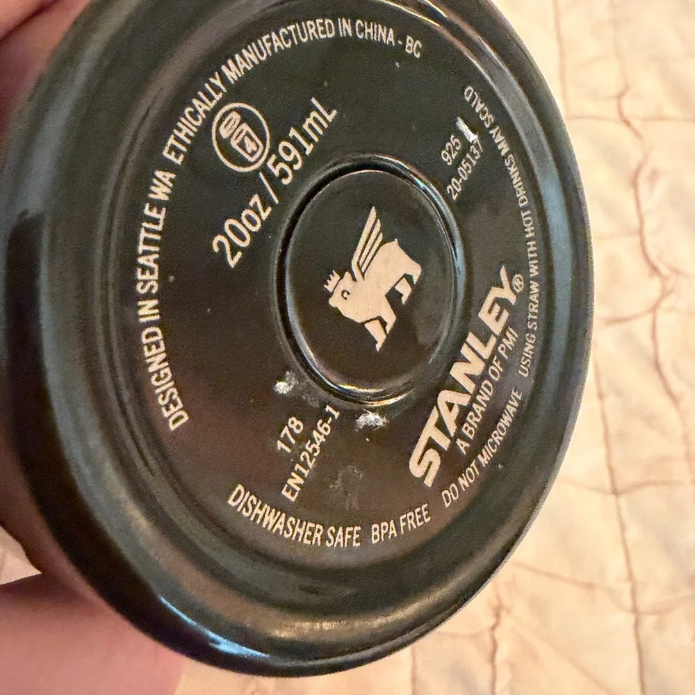 Stanley x Target SPELLCAST BLACK Halloween 2025 20 oz Quencher - Picture 5 of 5